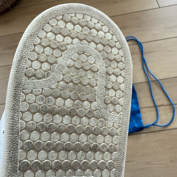 Adidas White Sneakers with Camouflage Accents - Picture 9 of 16